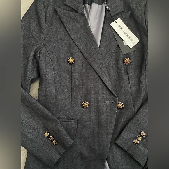 New with Tags Grey Blazer Pant Suit Set Fits Size XXS-XS - Picture 3 of 7